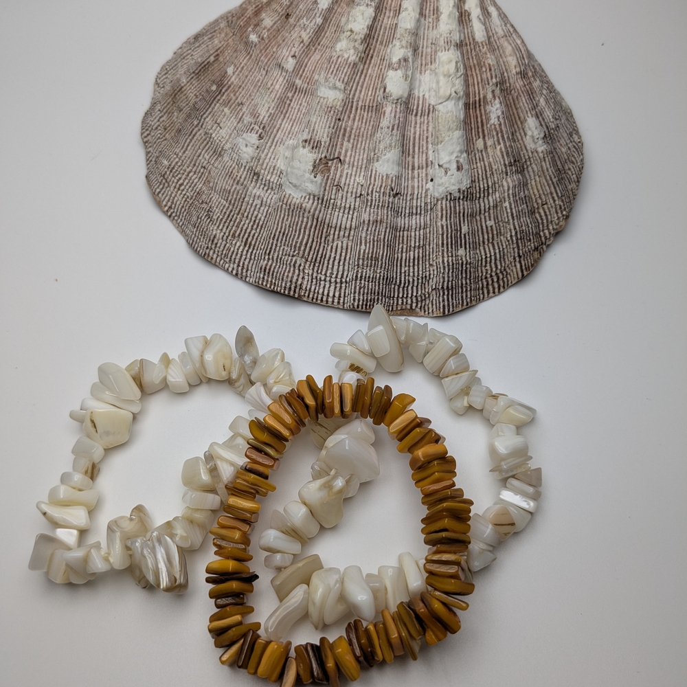 (3) Shell Cream & Tan Stretch Bracelets